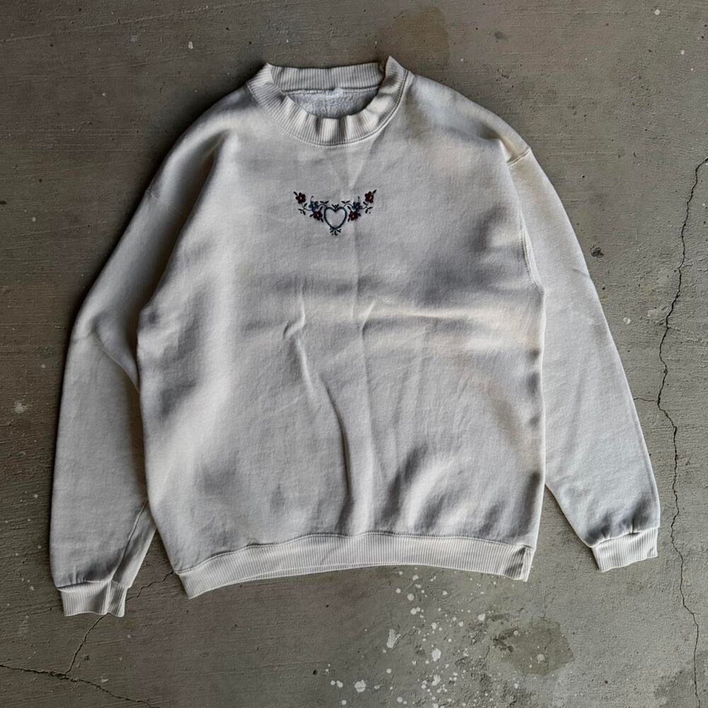 90s embroidered heart sweatshirt light‎